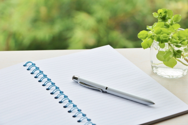note-with-leaf